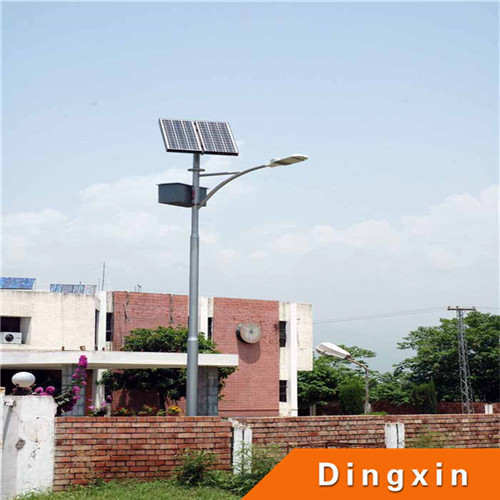 7m 60W LED Solar Street Lights with CE Certificate
