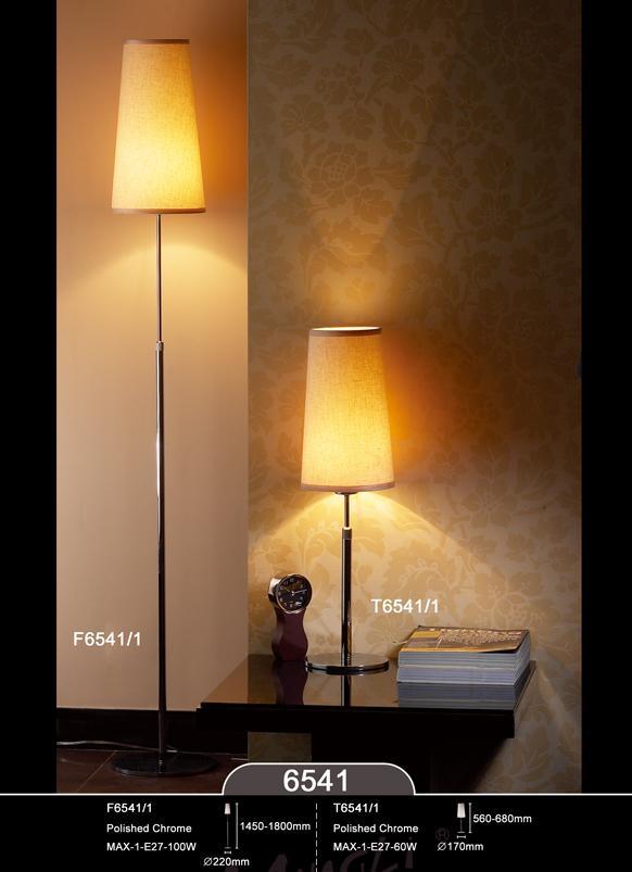 Hot Sell Chrome Livingroom Table Lamp with Lampshade