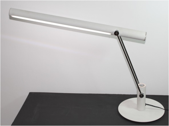 Modern Design LED Table Lamp for Touch Swtich (LED-15095T)