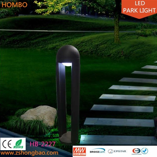 Newest Design Solar Stainless Steel LED Garden Light (HB-2227)