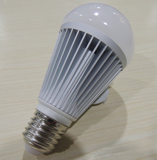 8W LED Light Bulb (YC-QP-8)