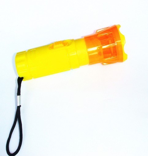 Plastic LED Dry Battery Flashlight (KC-42)