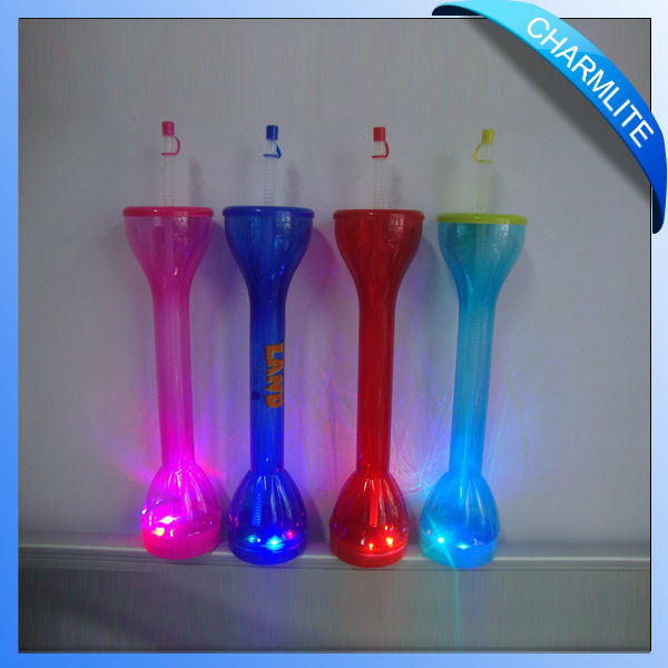 Manufacturer of LED Flashing Long Neck Plastic Yard Cups and Drinking Yard Glass (CL-SC005)