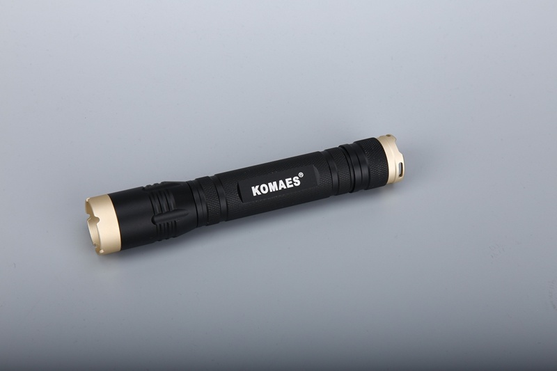 Adjustable Zoomable LED Flashlight with CREE XPE LED