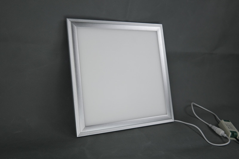High Quality CE TUV RoHS Listed 600*600mm, 620*620mm 40W LED Panel Light