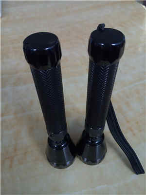 CREE R5 Noctilucent Rechargeable LED Aluminum Flashlight