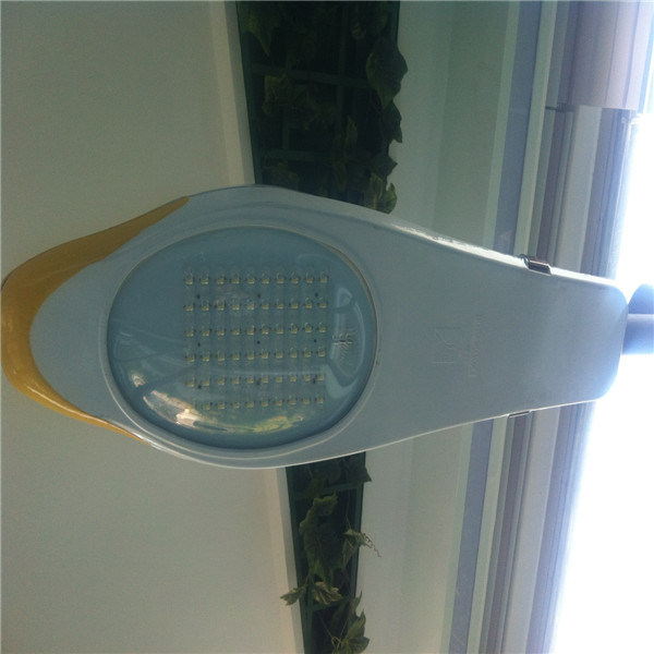 8m Galvanized Waterproof LED Street Light