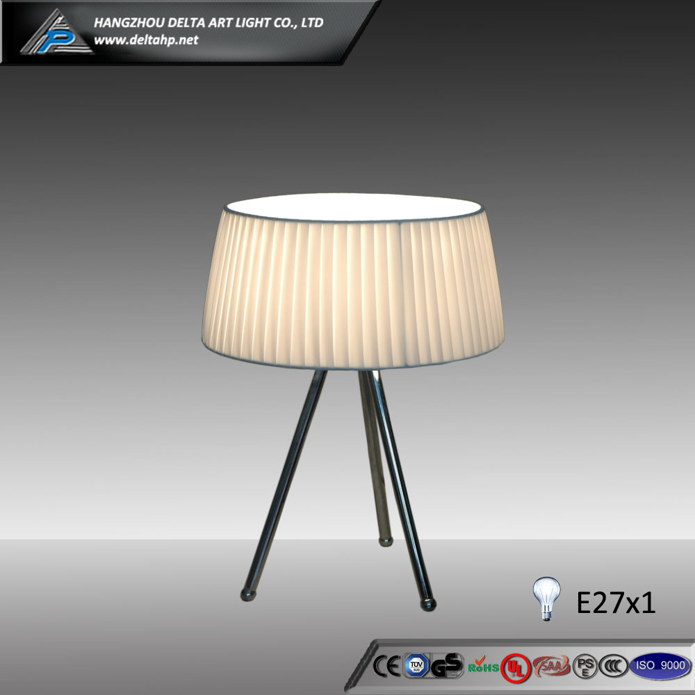 Tripod PE Table Lamp with Round Shade (C5008099)