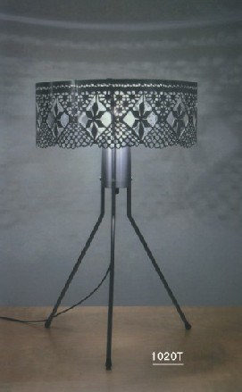 Modern Home Decorative Carbon Steel Table Lamp (1020T)