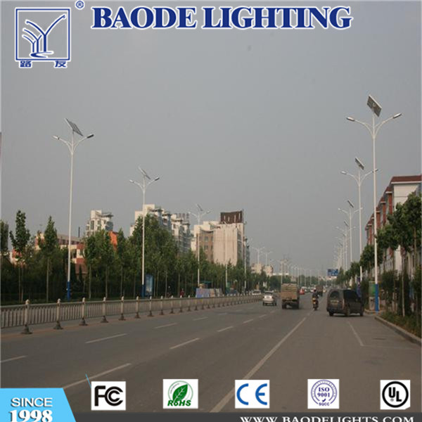 8m 60W Steel Pole LED Solar Street Light