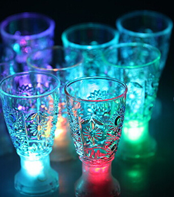 Hot Promotional 2015 LED Flashing Cup Design and Accept OEM