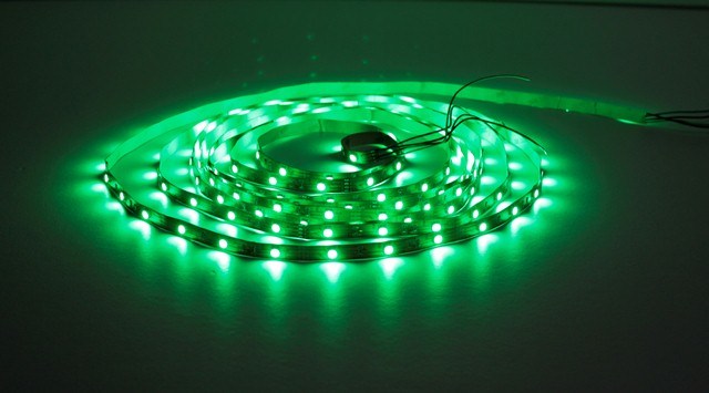 Waterprrof 3528SMD Flexible SMD LED Strip Light (QS-FL-600SMD-G-PB-12V)