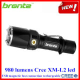 Latest 980 Lumens CREE Xm-L2 LED Rechargeable Flashlight
