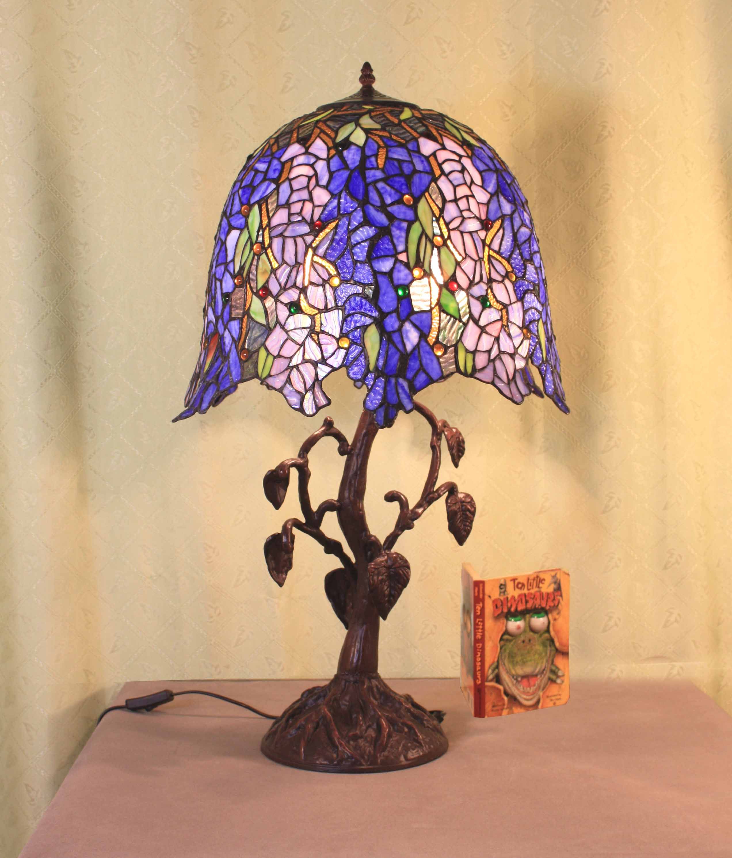 Art Tiffany Table Lamp 836