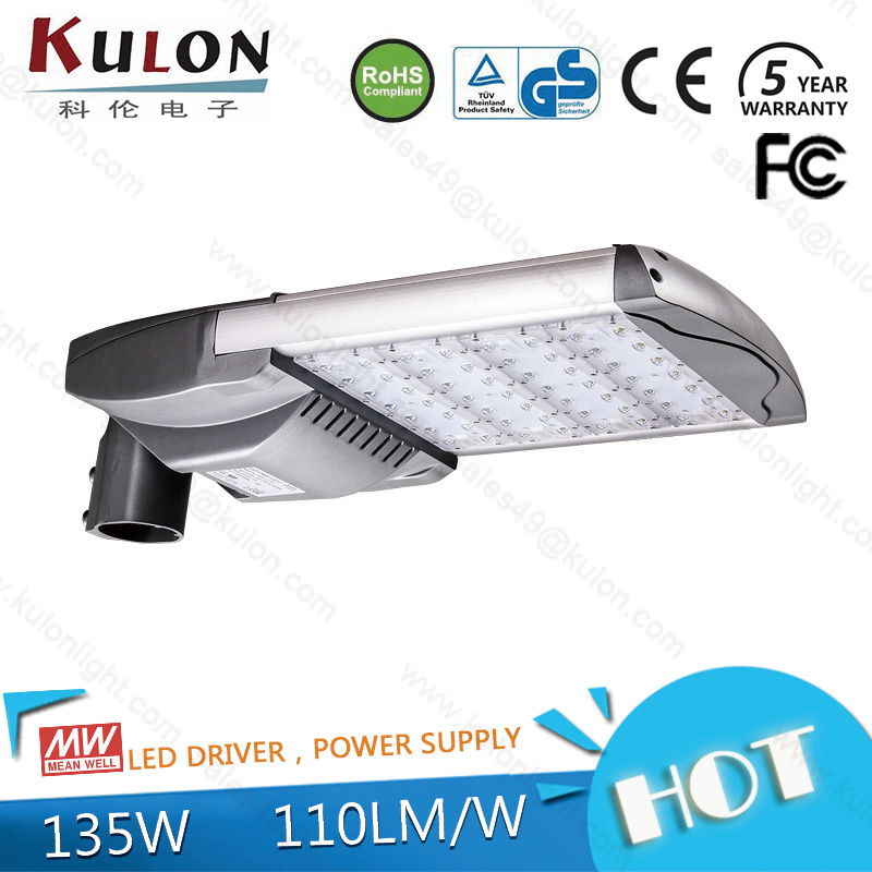 2015 New Design 135W LED Street Lights with CE RoHS FCC TUV