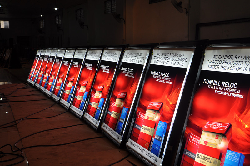 LED Digital Advertising Sign Slim Scrolling LED Advertising Light Box