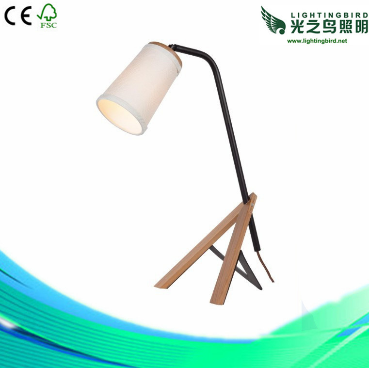 Lightingbird Hotel Room Wood Table Lamp with Fabric Shade (LBMT-YW)