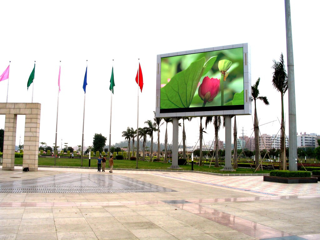 Outdoor Full Color LED Display P16 for Advertisement