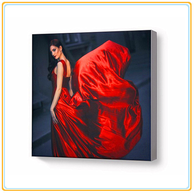 Fashionable Silicon Edged Fabric Light Box