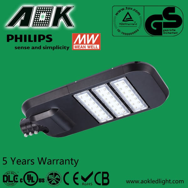 SAA Dlc UL TUV Ik10 Approval 5 Years Warranty Solar LED Street Light