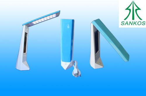 Hot Sale Eye Protect Foldable Touch 5W LED Table Lamp Sk-Ltd718