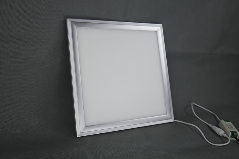 High Quality CE TUV RoHS Listed 600*600mm, 620*620mm 40W LED Panel Light