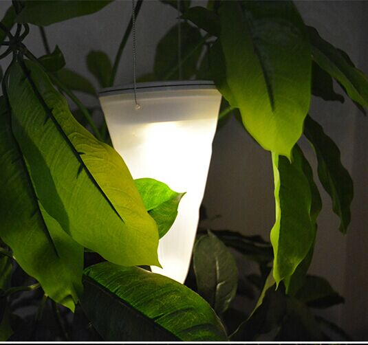 Sun Powered Hanging Solar LED Light for Outdoor Lighting