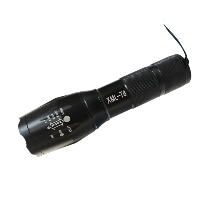 Long Throw Zoomable LED Flashlight