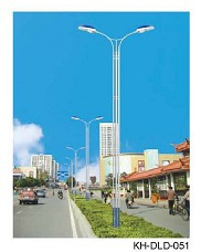 8m 110W LED Solar Street Light