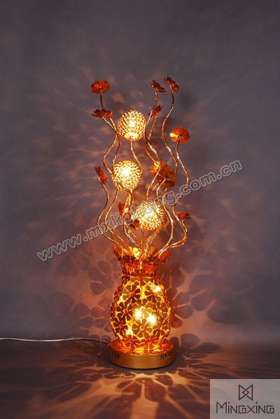 Mingxing Lighting 2013 Gold Aluminum Vase Table Lamp for Decoration (MT7640-5)