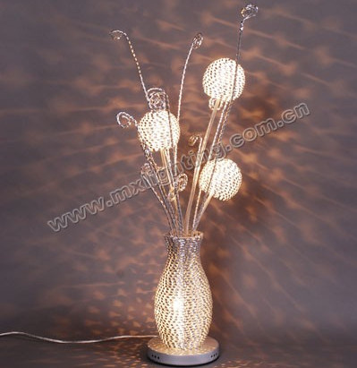 Mingxing Beautiful Auminum Craft Vase Table Lamp (MT7550-4)