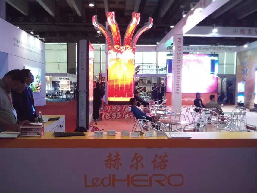 Indoor Usage P6.67 Soft LED Display for Decoration/Advertising/Design