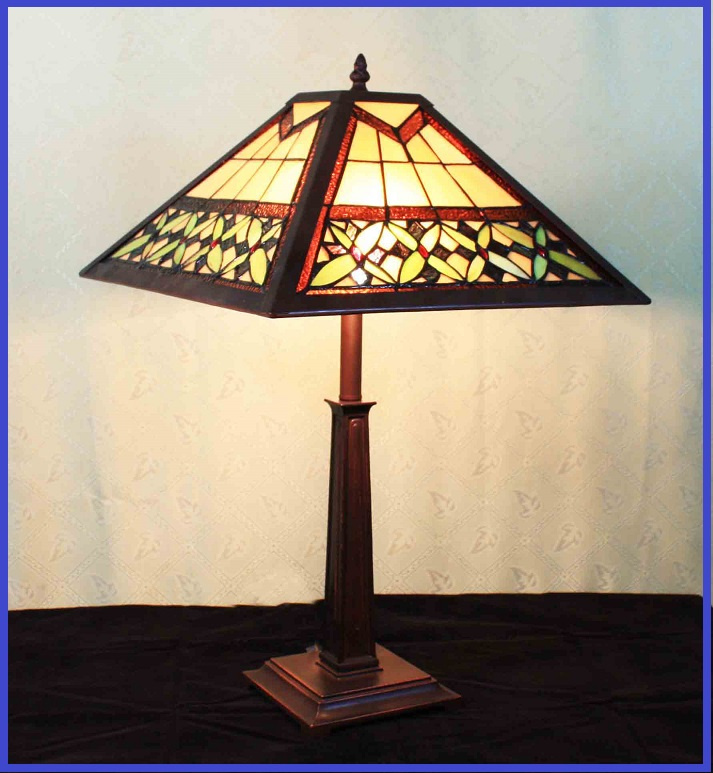 Tiffany Art Table Lamp