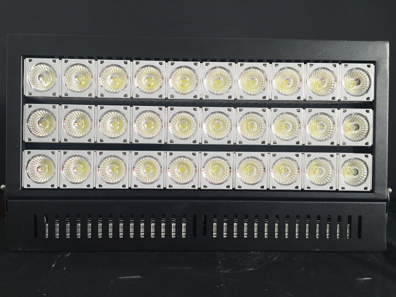 CE&RoHS IP65 Energy Saving 140lm/W 120W Wall Pack Light