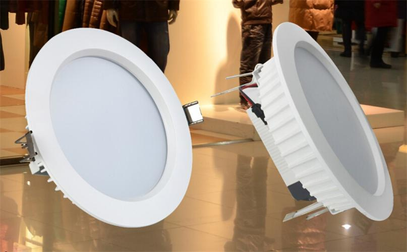 White Die-Cast Housing 5W 430lm LED Down Light
