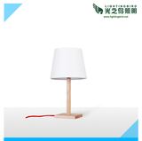 Lightingbird Simple Desk Light Wood Table Lamp for Hotel Home (LBMT-XF)